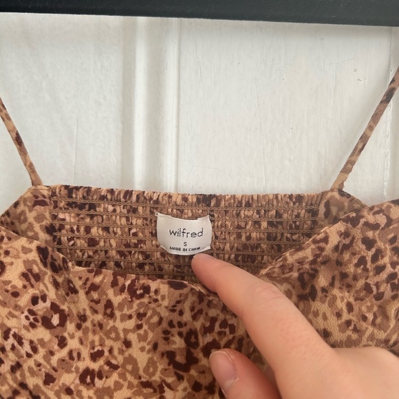 Aritzia Wilfred Penelope Crepe Camisole Tie Shoulder Crop Top - Picture 2 of 3